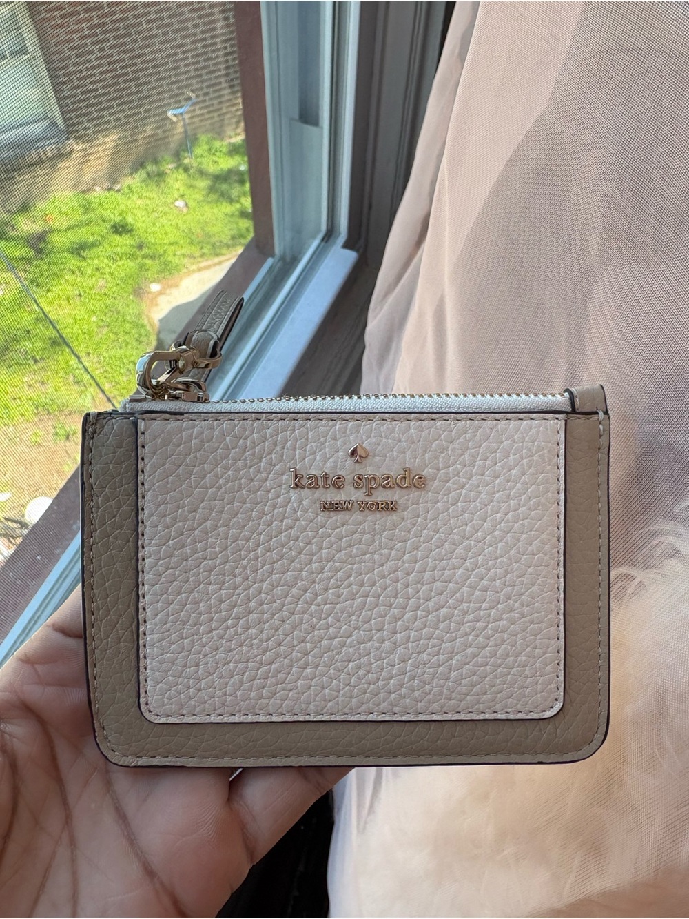 kate spade two-tone taupe leather cardholder wristlet wallet